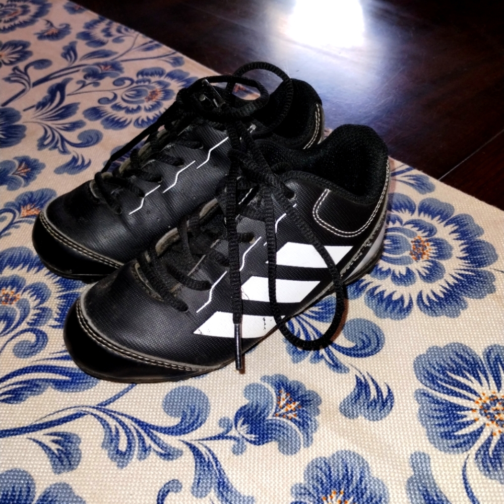 COPY - Size 10 little kids Adidas cleats